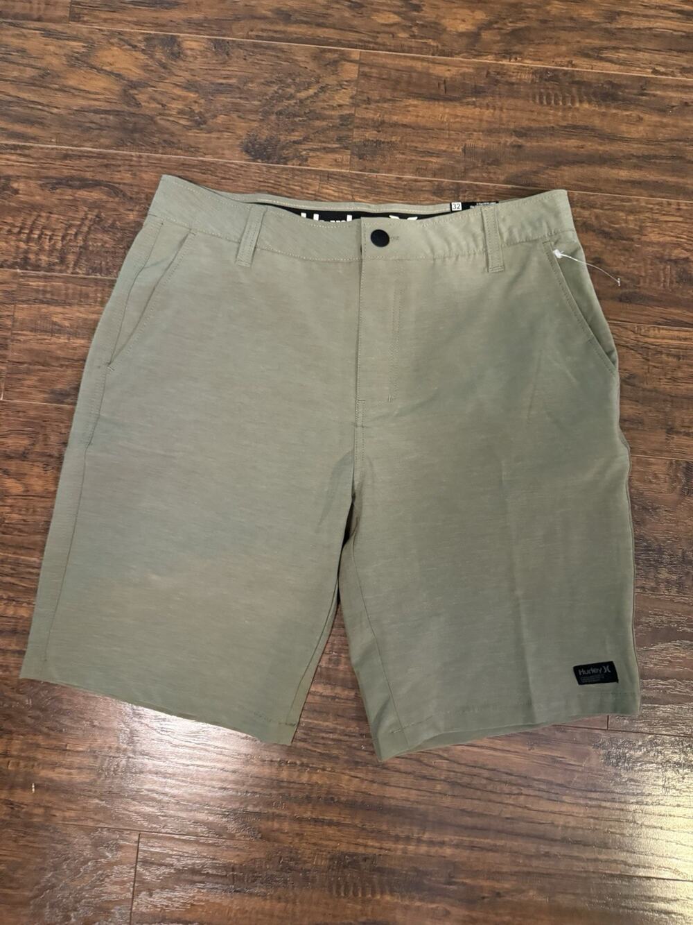 HURLEY SAGE GREEN Men’s WALKSHORTS SIZE 32